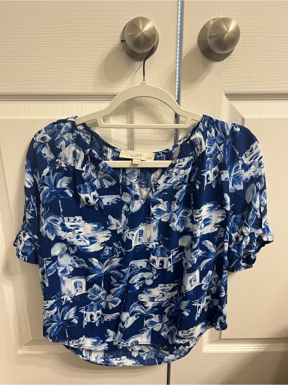 LOFT Blue & White Floral V-Neck Short Sleeve Blouse